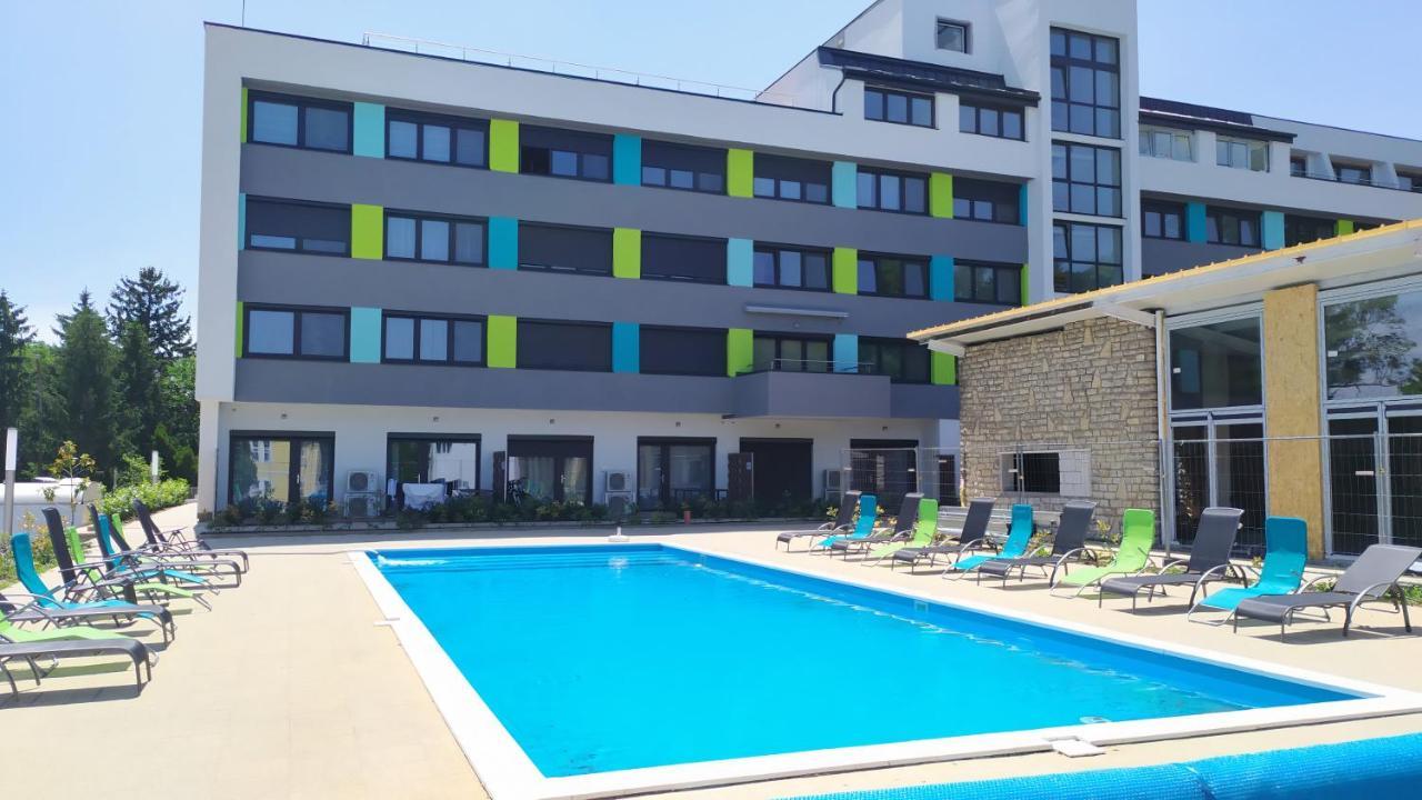 Aparthotel Pauzo Balaton Balatonföldvár Esterno foto
