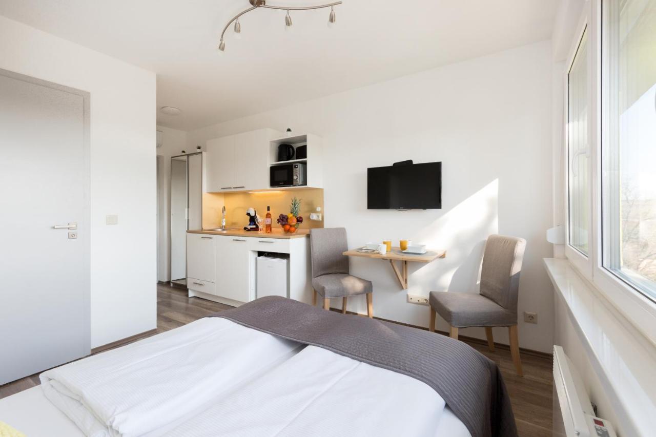 Aparthotel Pauzo Balaton Balatonföldvár Esterno foto